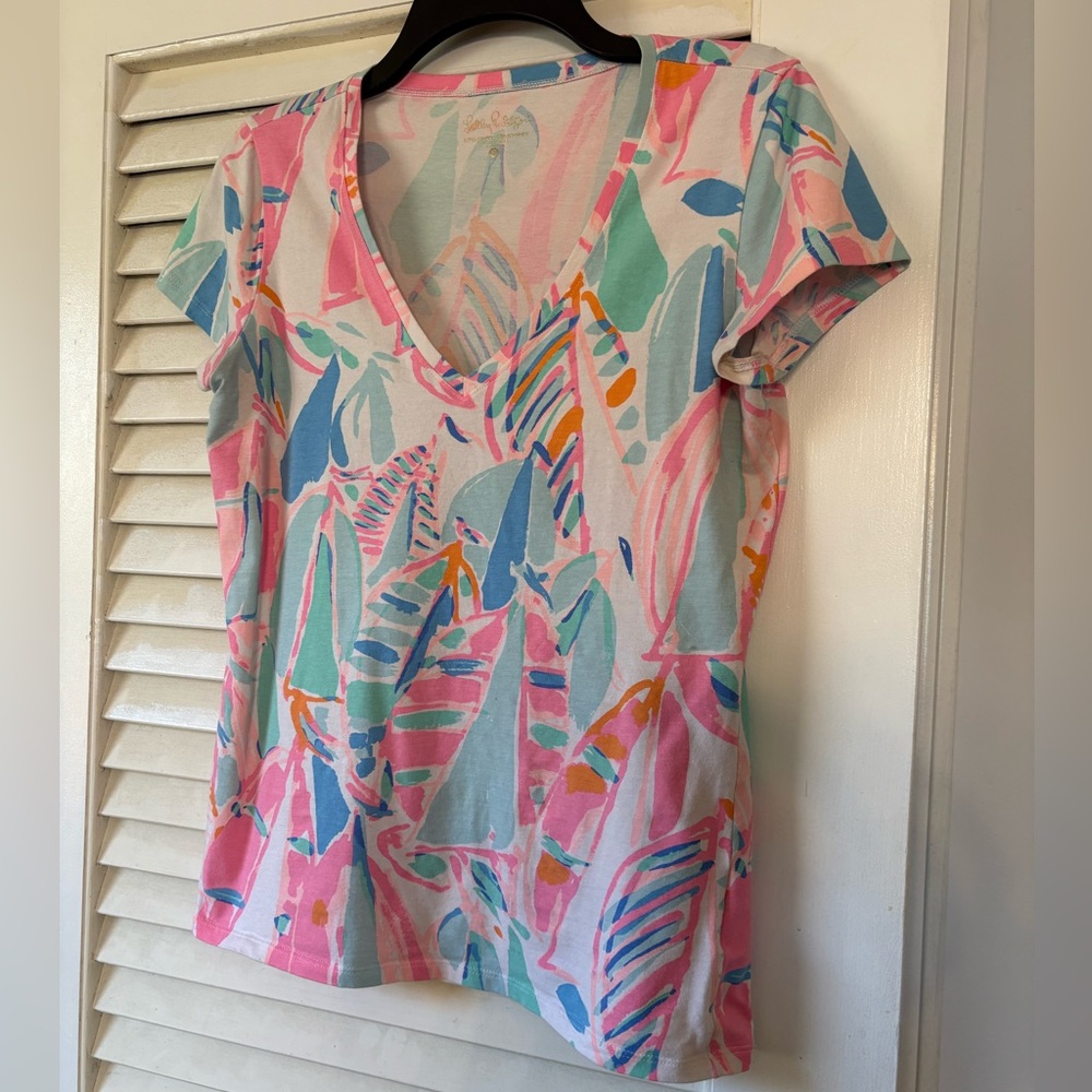 Lilly Pulitzer Short Sleeve V-Neck Tee in Pink, Aqua & Coral